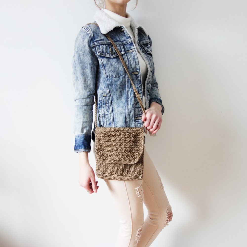 Knitted crossbody bag